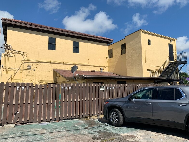 More Photos Of 219 N 21st Ave, Hollywood Storefront Retail Office For Lease