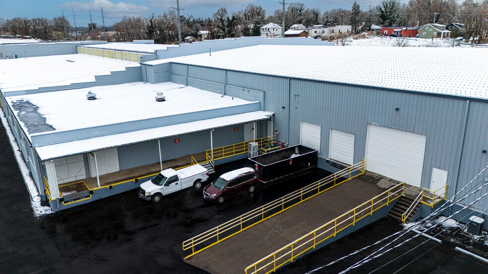 More Photos Of 3330 Hollins Rd, Roanoke Warehouse For Sale