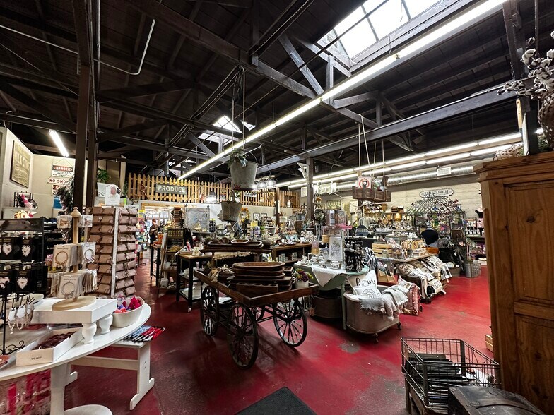 More Photos Of 1020 N Main St, Cottonwood General Retail For Sale