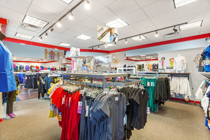 More Photos Of 6007-6045 S Rainbow Blvd, Las Vegas Unknown For Lease