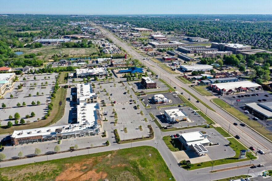 More Photos Of 10732 S Memorial Dr, Tulsa Fast Food For Sale