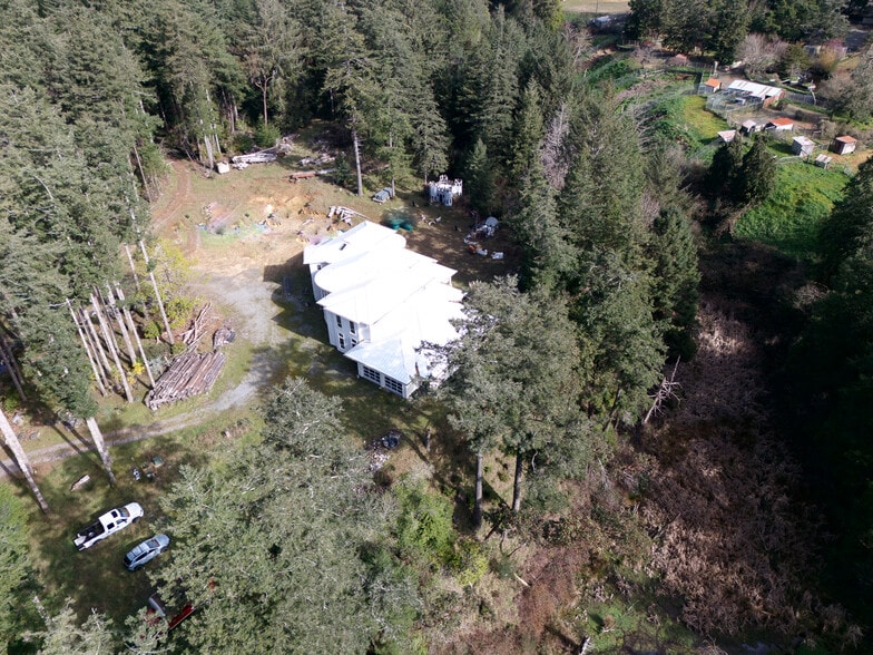 More Photos Of 46914 US-101, Bandon General Retail For Sale