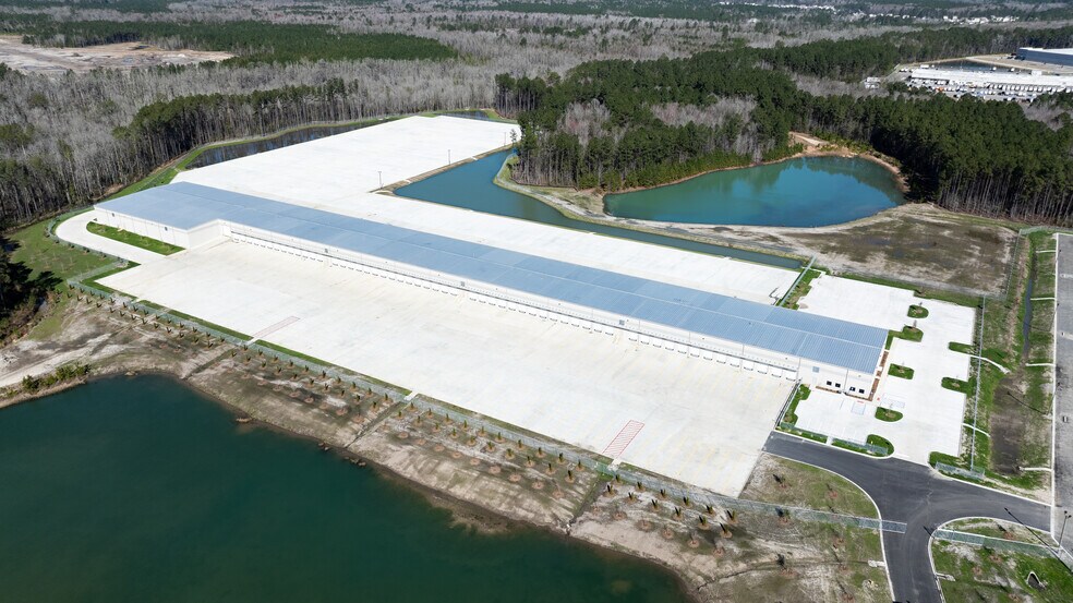 More Photos Of 421 Morgan Lakes Industrial blvd, Pooler Truck Terminal For Lease