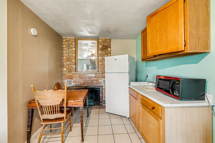 More Photos Of 537 S Country Club Dr, Mesa Hotel For Sale