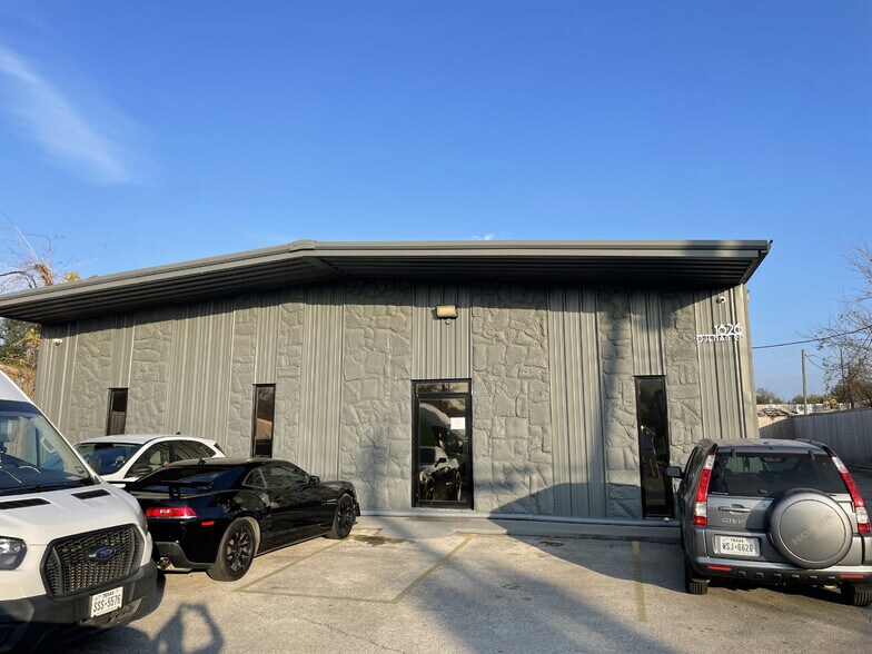 More Photos Of 1826 Ojeman Rd, Houston Service For Lease