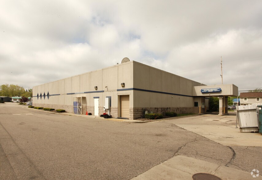 More Photos Of 1002 E Grand River Ave, Howell Drugstore For Sale
