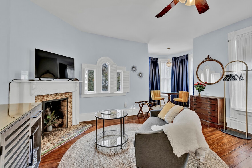 More Photos Of 412 S 3rd St, Wilmington Hospitality For Sale