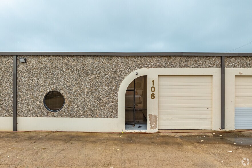 More Photos Of 3001 Quebec St, Dallas Unknown For Lease