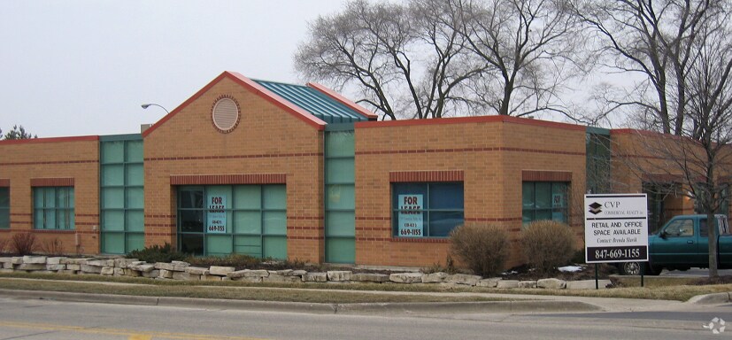 More Photos Of 661-671 E Calhoun St, Woodstock Office For Sale