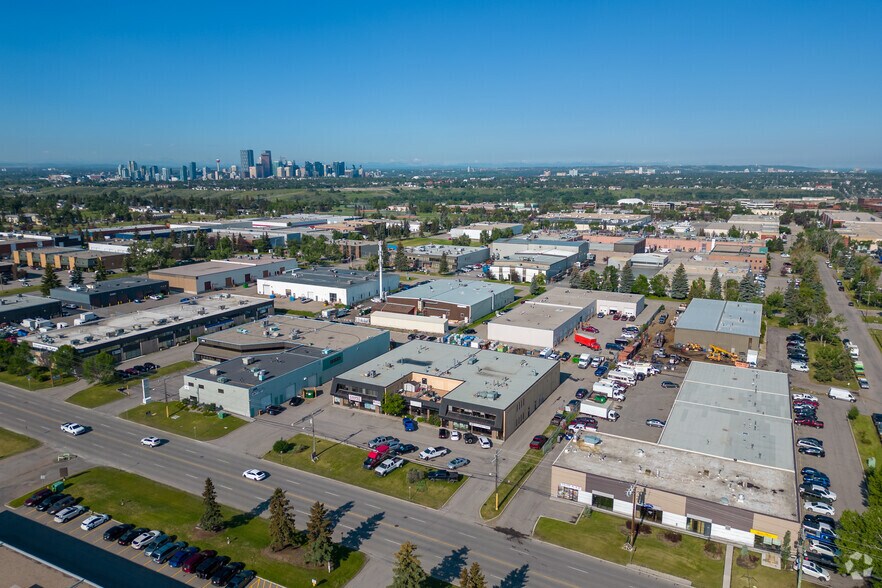 More Photos Of 2935-2947 19th St NE, Calgary Service For Lease