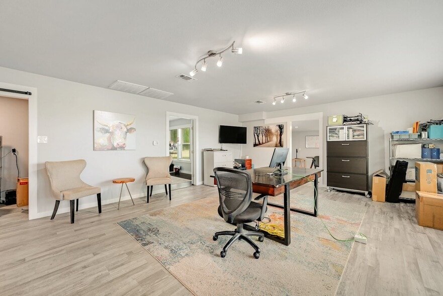 More Photos Of 4909 Bell Springs Rd, Dripping Springs Light Manufacturing For Sale