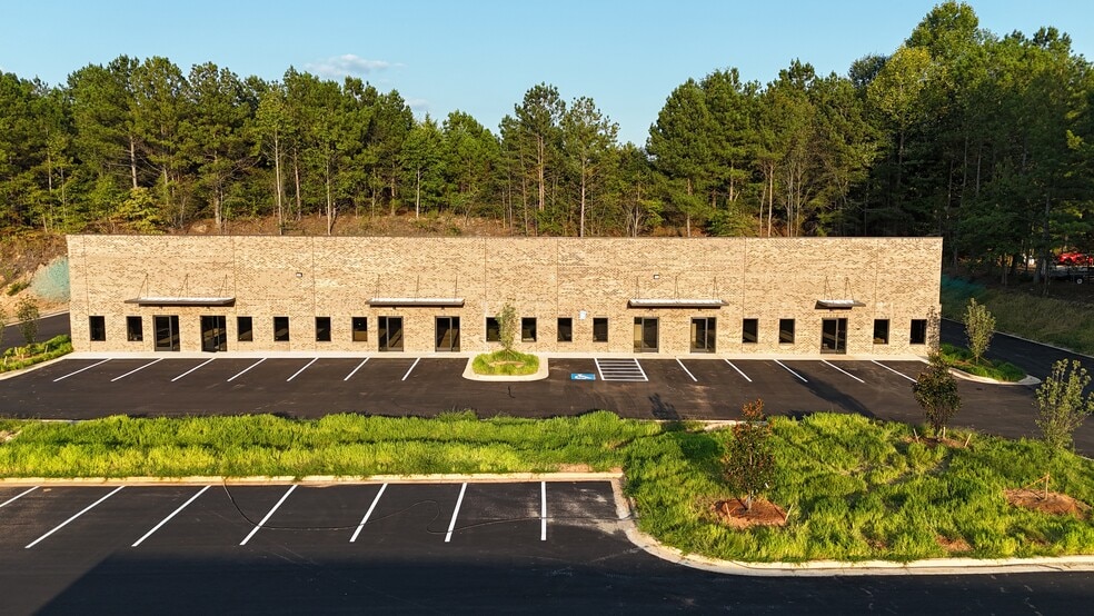 More Photos Of 94 Worldwide Dr, Dawsonville Light Distribution For Lease