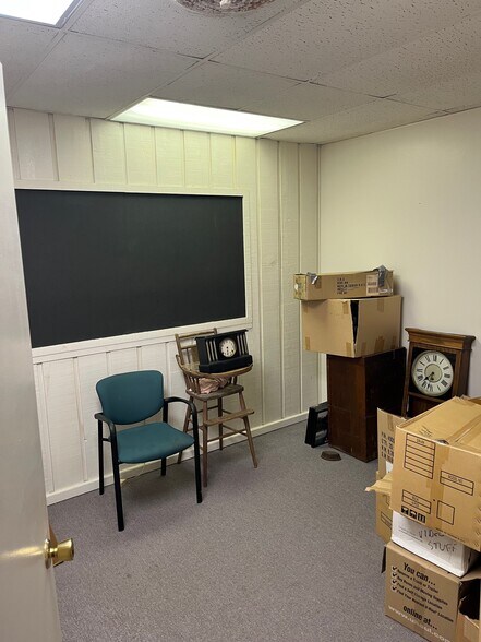 More Photos Of 735 Park Dr, Alton Office For Sale