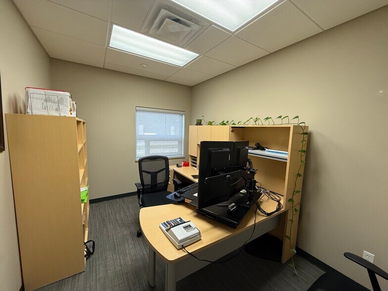 More Photos Of 518 Laura Av, Red Deer County Office For Sale