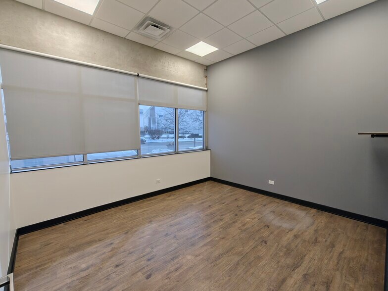 More Photos Of 1530 Hecht, Bartlett Warehouse For Lease
