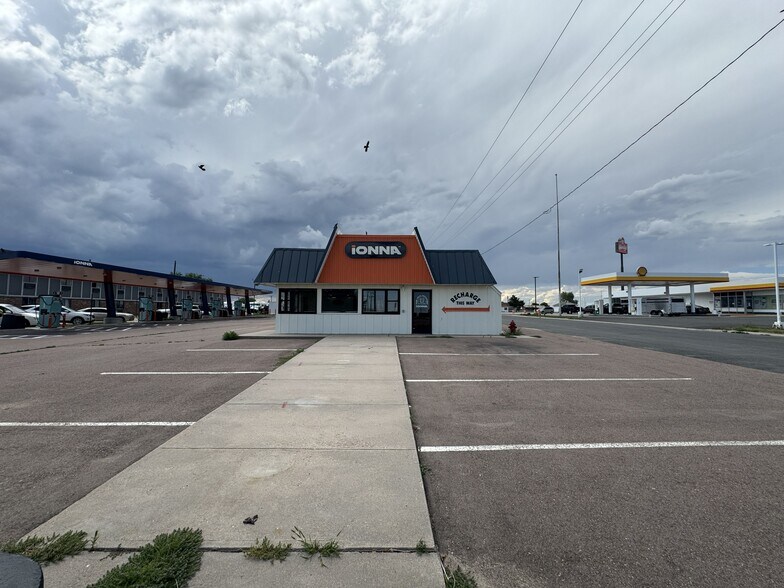 More Photos Of 290 Main St, Limon Restaurant For Lease