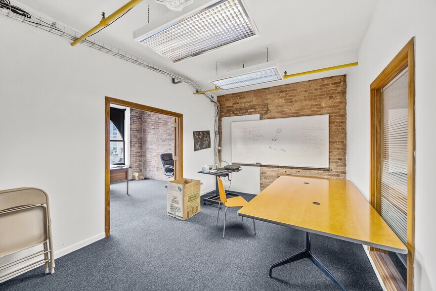 More Photos Of 222 W Ontario St, Chicago Loft Creative Space For Lease