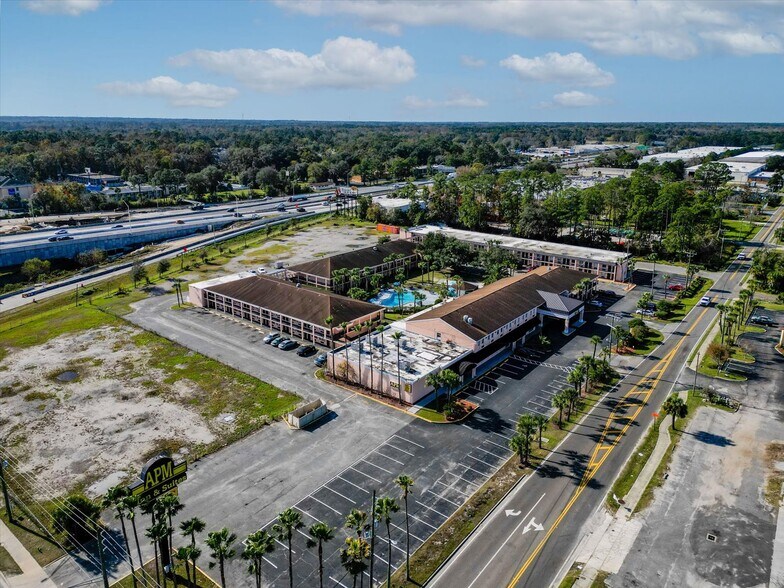 More Photos Of 510 Lane Ave S, Jacksonville Hotel For Sale
