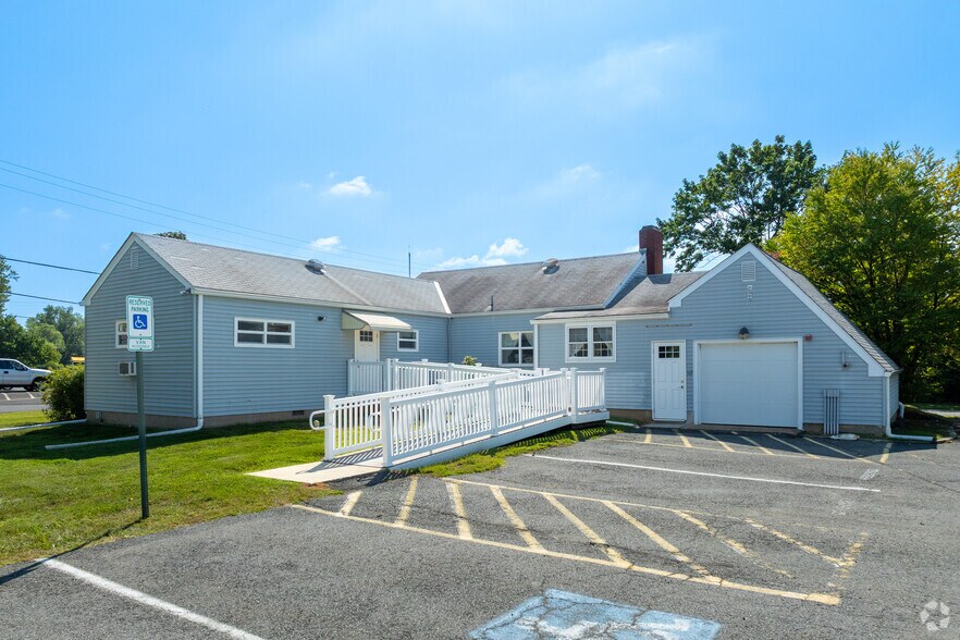 More Photos Of 1417 Route 179, Lambertville Schools For Lease