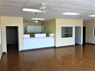 More Photos Of 653 E Madison Ave, Bastrop General Retail For Lease