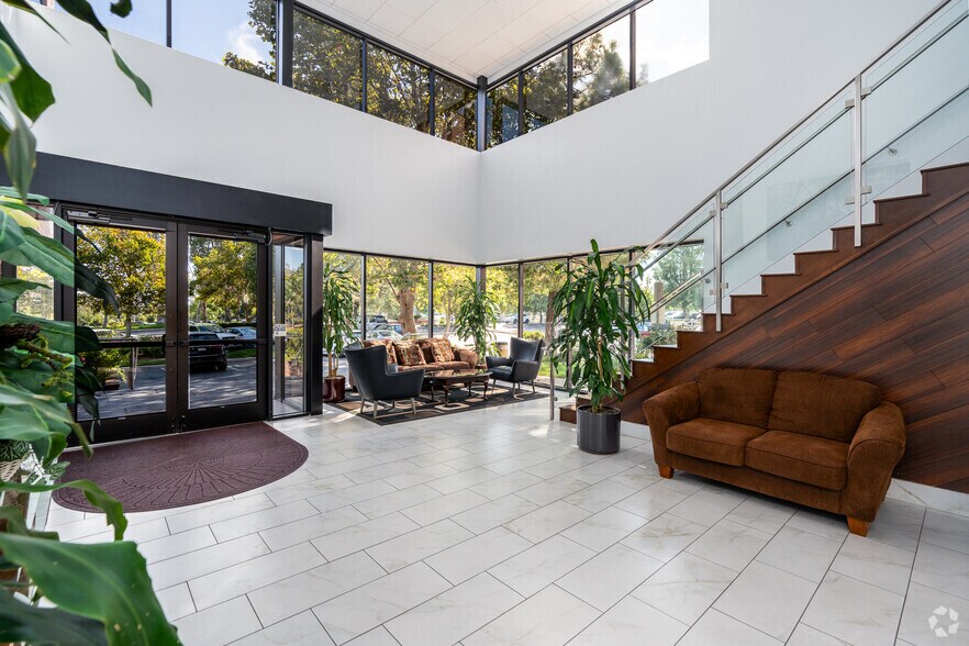 More Photos Of 27201 Tourney Rd, Valencia Medical For Lease