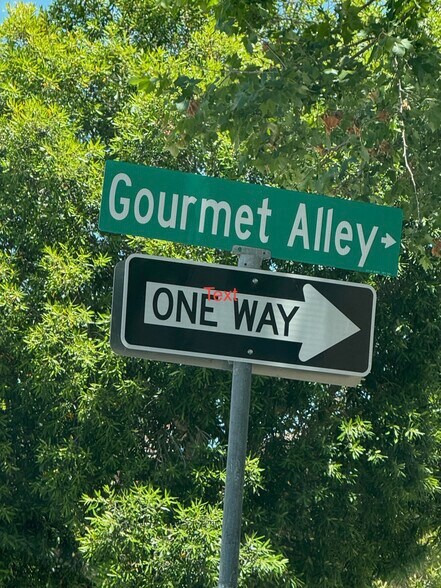 More Photos Of 7541-7543 Monterey St, Gilroy Storefront Retail Office For Sale