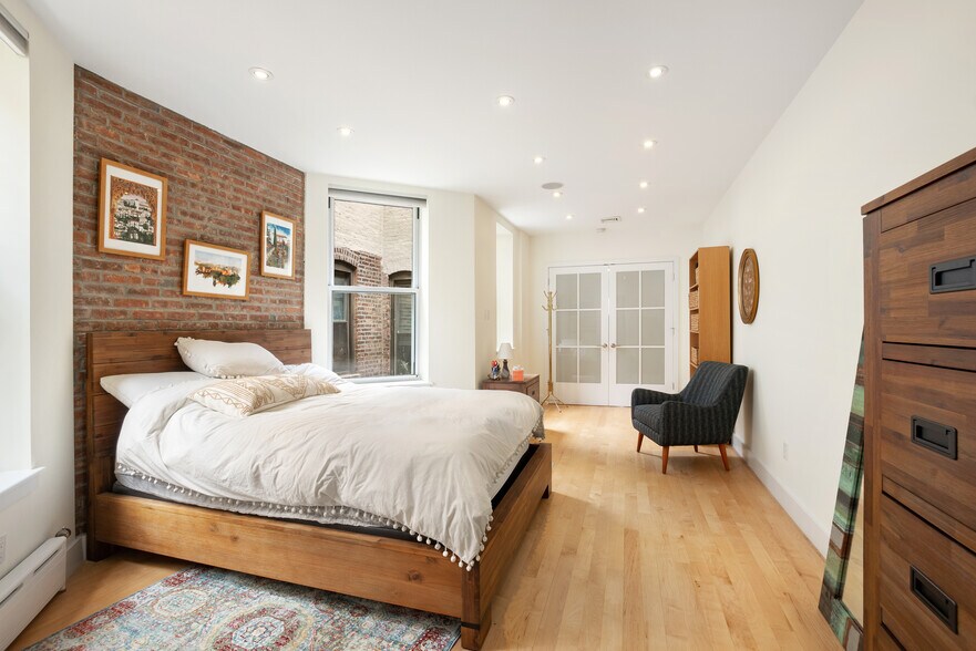 More Photos Of 210 W 82nd St, New York Apartments For Sale