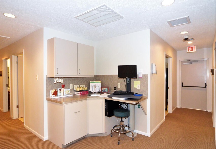 More Photos Of 12325 Scarsdale Blvd, Houston Medical For Sale