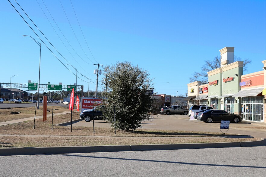 More Photos Of 2701 W SW Loop 323, Tyler Unknown For Lease