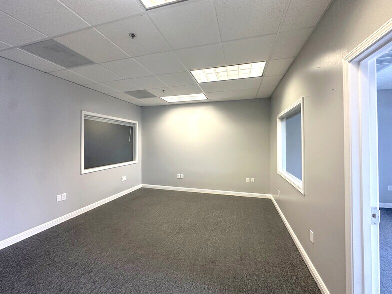 More Photos Of 638 Webster St, Oakland Office For Sale