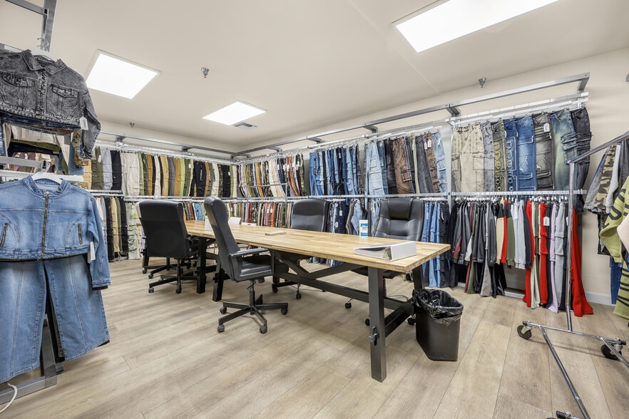 More Photos Of 2717 Tanager Ave, Los Angeles Warehouse For Sale