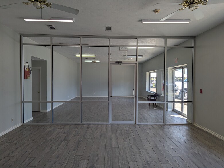 More Photos Of 5805 Old Dowlen Rd, Beaumont Warehouse For Lease