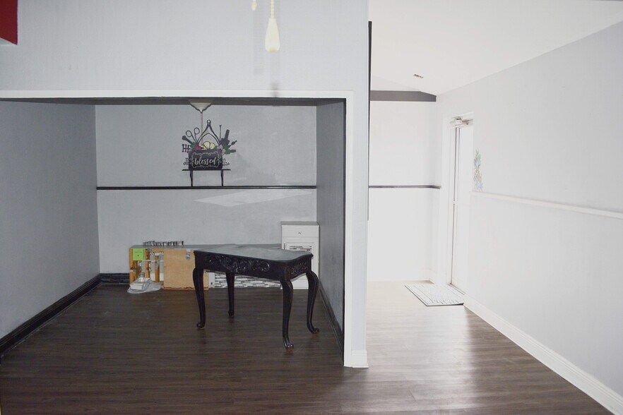 More Photos Of 2001 W Fairbanks Ave, Winter Park Storefront For Lease