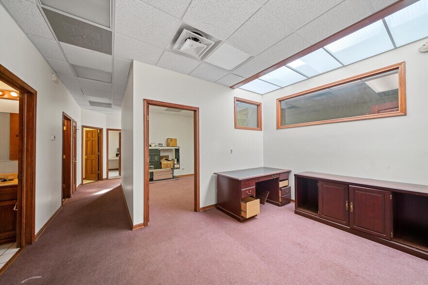 More Photos Of 591 Burnham Ave, Calumet City Office Residential For Sale