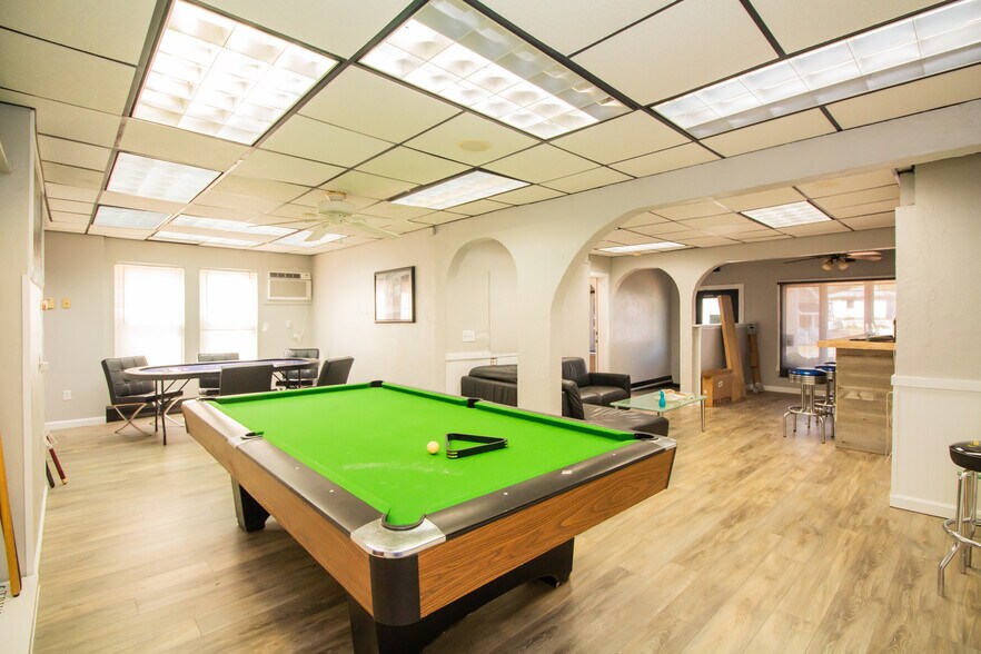 More Photos Of 636 Sunderland Rd, Worcester Freestanding For Lease