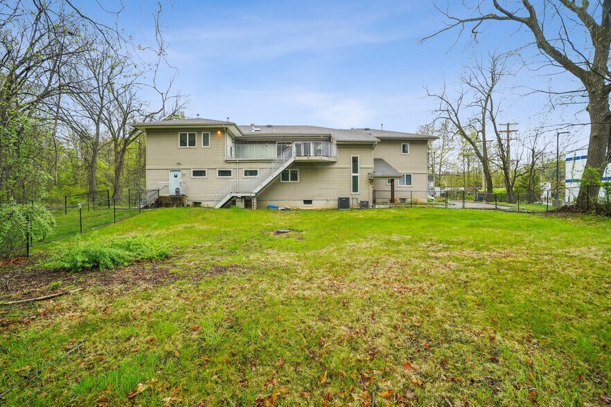 More Photos Of 455 Newark Pompton Tpke, Wayne Office Residential For Sale