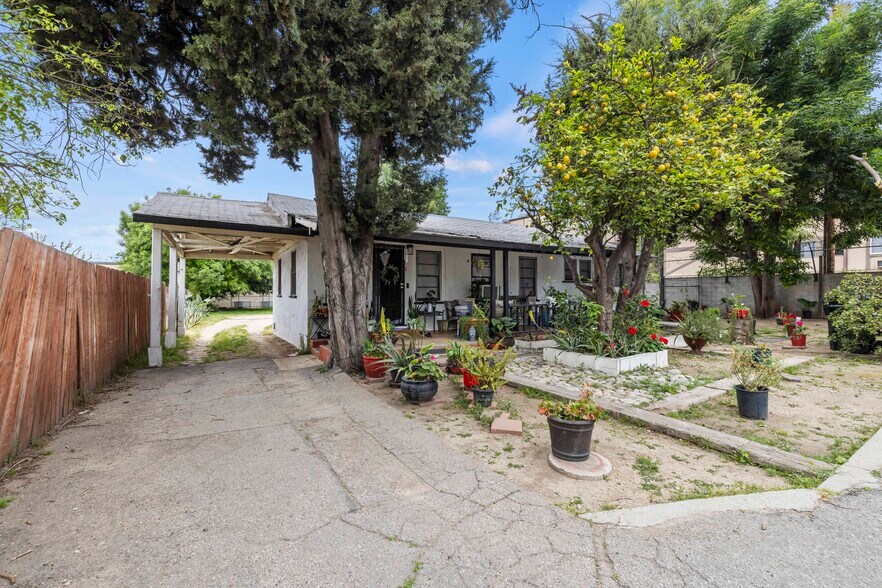 More Photos Of 14020-14022 Foothill Blvd, Sylmar Apartments For Sale