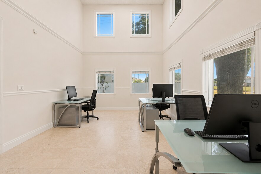 More Photos Of 4201 SW 11th St, Coral Gables Office For Sale