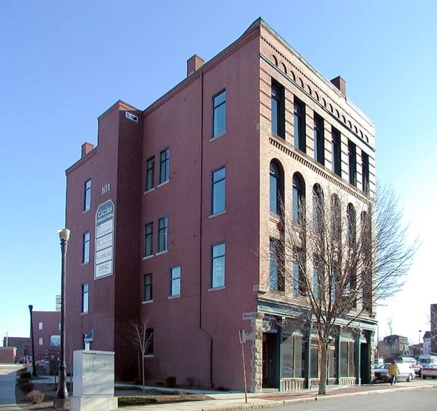 More Photos Of 101 Jeremiah V Sullivan Dr, Fall River Office For Lease