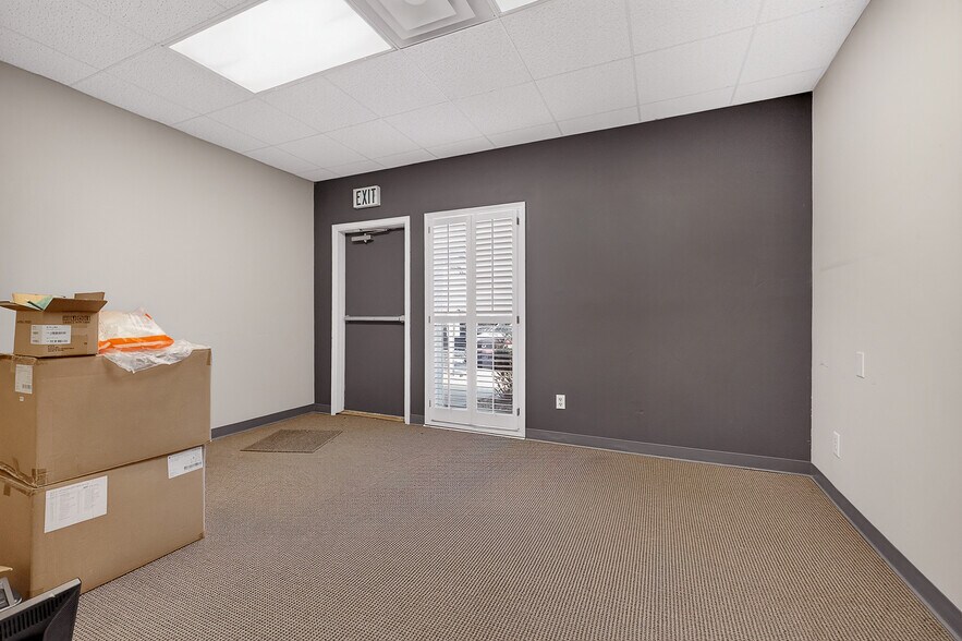 More Photos Of 8202 Clearvista Pky, Indianapolis Office For Sale