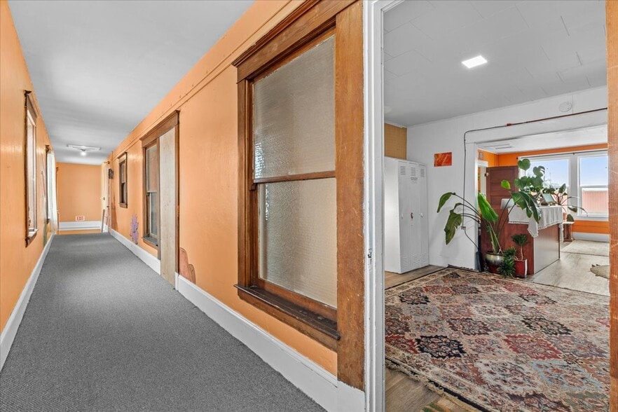 More Photos Of 2038 Pacific Ave, Forest Grove Storefront Retail Office For Sale