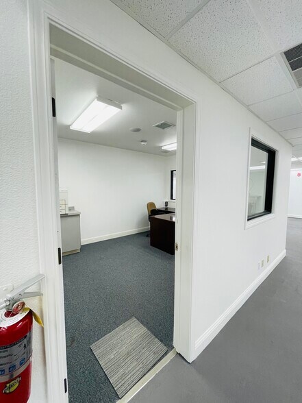 More Photos Of 1925 Francisco Blvd E, San Rafael Light Manufacturing For Lease