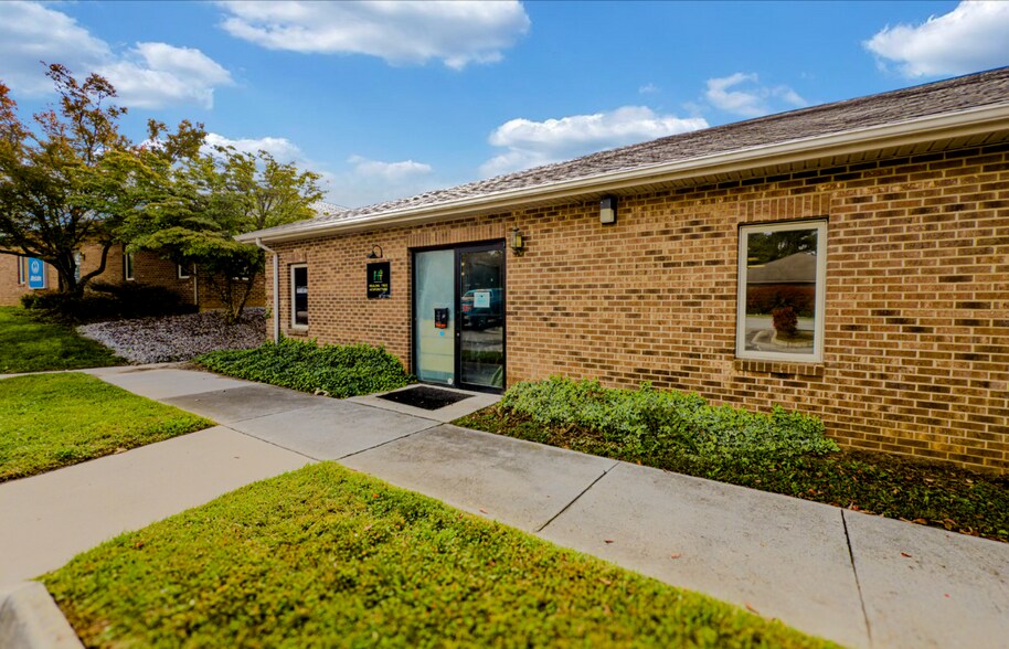 Primary Photo Of 2955 Market St, Christiansburg Office For Lease