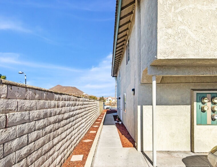 More Photos Of 5748 Tilton Ave, Jurupa Valley Apartments For Sale