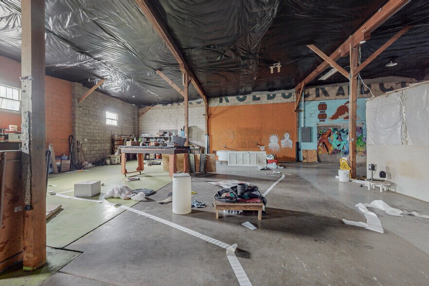 More Photos Of 1823 Commercial St NE, Albuquerque Warehouse For Sale