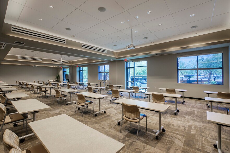 More Photos Of 8600 E Anderson Dr, Scottsdale Office For Lease