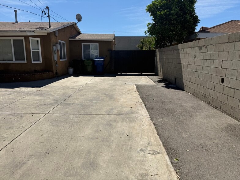 More Photos Of 12422 Bromwich St, Pacoima Land For Lease