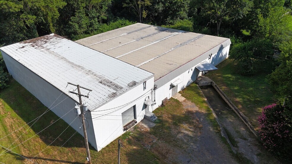 More Photos Of 360 Carbondale Rd SW, Dalton Warehouse For Lease