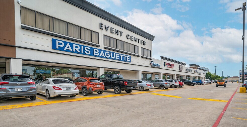 More Photos Of 18301-18313 Egret Bay Blvd, Houston Unknown For Lease