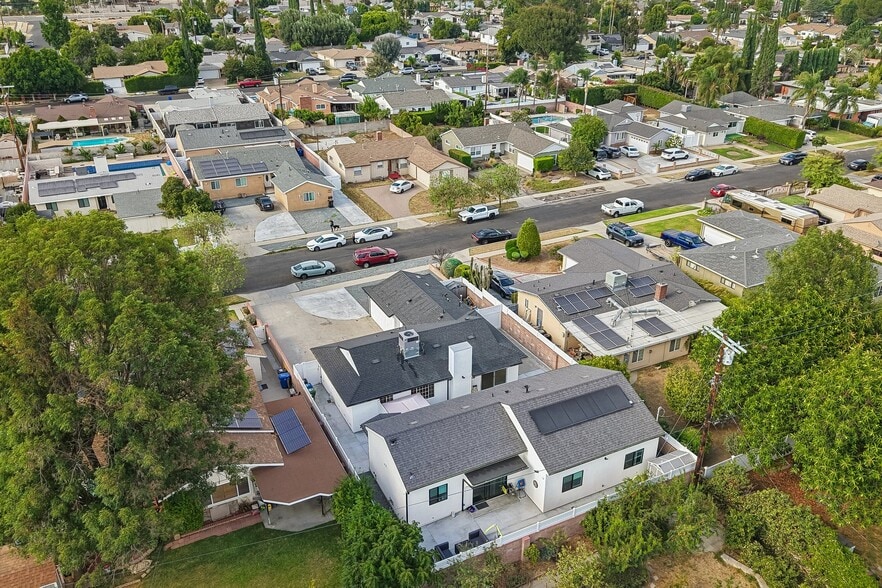 More Photos Of 15952 Simonds St, Granada Hills Apartments For Sale
